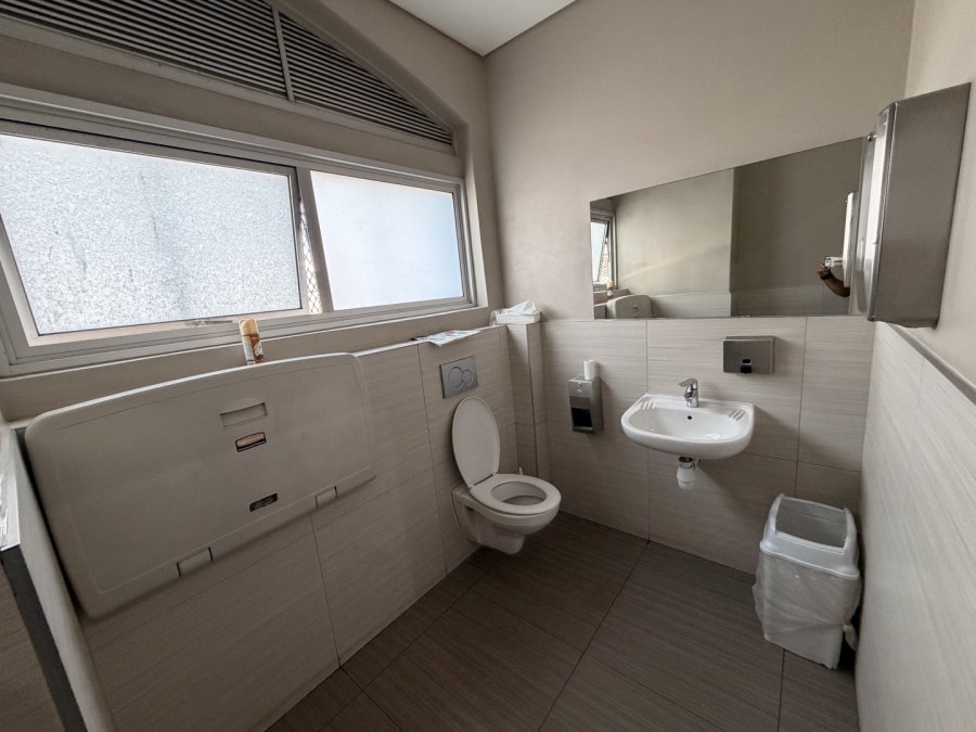 To Let Commercial Property for Rent in Green Point Western Cape